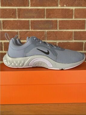 New Nike Renew In Season TR Grey Size 6.5 Womens Sneakers NIB Training Shoes